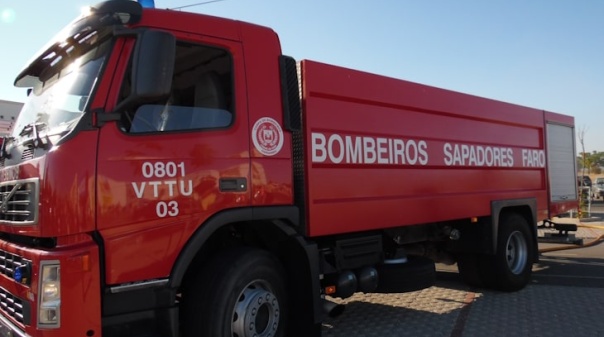 Faro: Incêndio no bairro Horta da Areia desalojou sete pessoas 