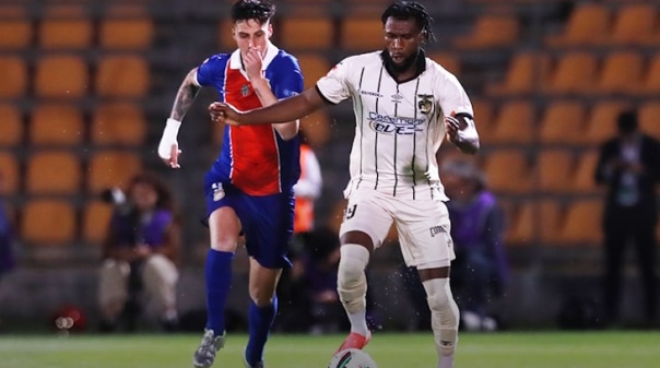 Alverca vence Portimonense e faz a festa da subida 