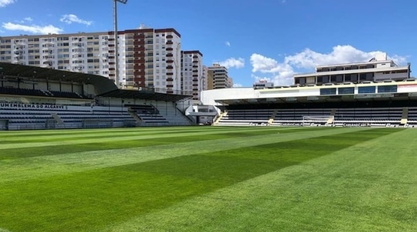 'Revolução', mau arranque e pior São Luís descem Farense