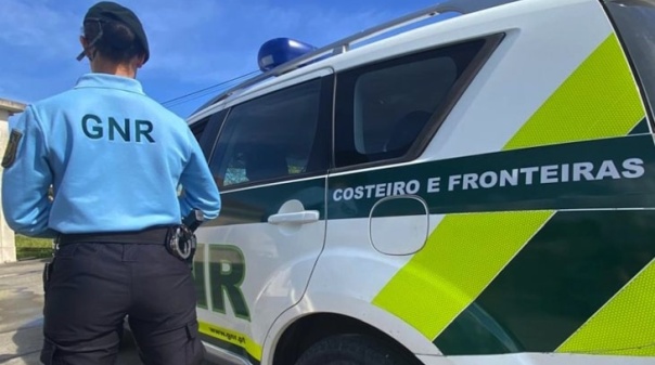 GNR detém em Aljezur homem que não cumpriu ordem para deixar o país
