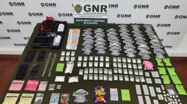 GNR detém quatro homens em Portimão por tráfico de droga e assalto violento