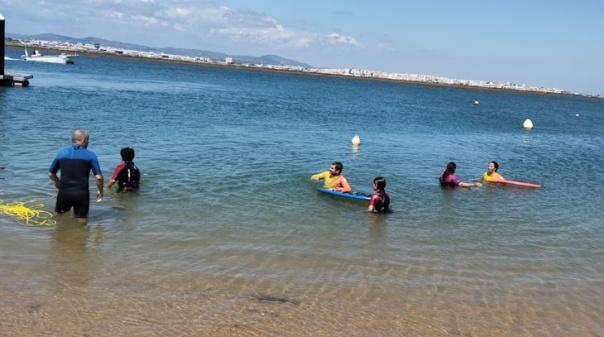 Projeto-piloto promoveu segurança aquática na Praia de Faro