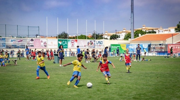 200 crianças participaram no campeonato de futebol “Golfinhos” em Albufeira  