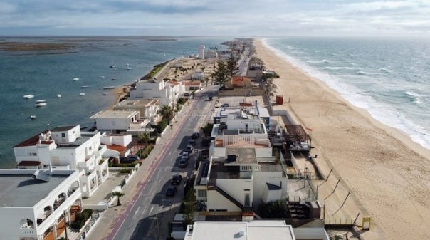 Compra de ilha por fundo imobiliário é ponto de partida para nova série "Faro"