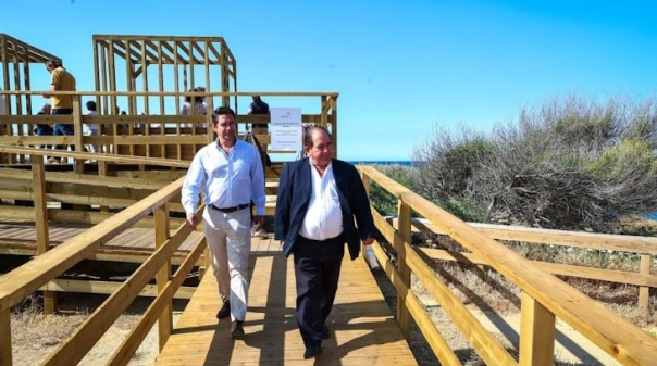 Albufeira inaugurou miradouro da Praia do Castelo
