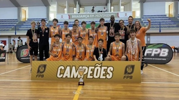 Basquetebol: Tubarões de Quarteira Sub-14 sagram-se campeões nacionais 