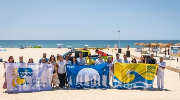 Praias de Castro Marim hastearam galardões de qualidade