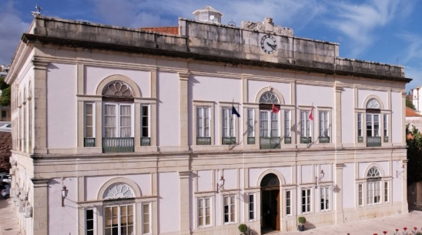 Serviços municipais de Silves encerrados no próximo dia 20