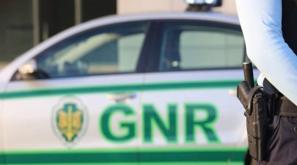 Quatro detidos por roubo com violência a jovem 18 anos em Albufeira 
