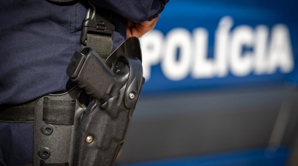 Dois homens e uma mulher detidos em flagrante por tráfico de cocaína em Faro