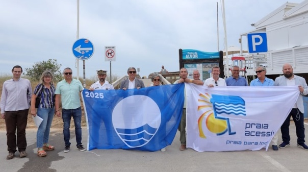 Praias de Portimão hasteiam pelo 38º ano consecutivo a Bandeira Azul