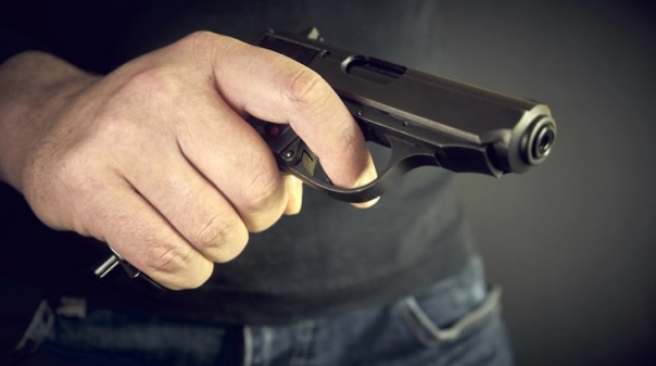 Continua em fuga homem que baleou outro em Tavira 