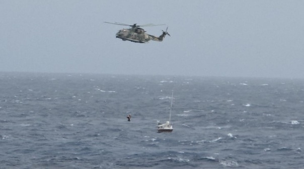 Marinha e Força Aérea resgataram tripulante de veleiro ao largo do Cabo de S. Vicente