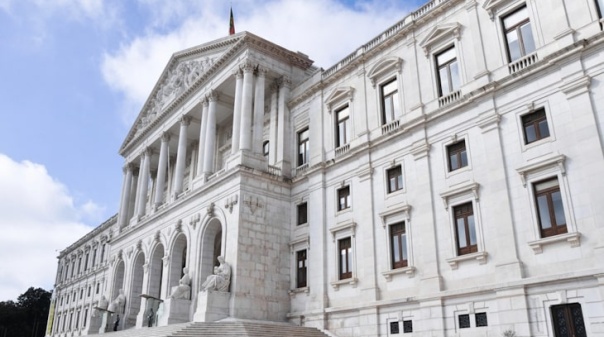 Aguiar-Branco retoma segunda-feira no Algarve iniciativa “Parlamento próximo”