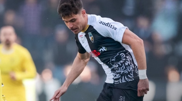 Farense transfere central Marco Moreno para espanhóis do Eibar
