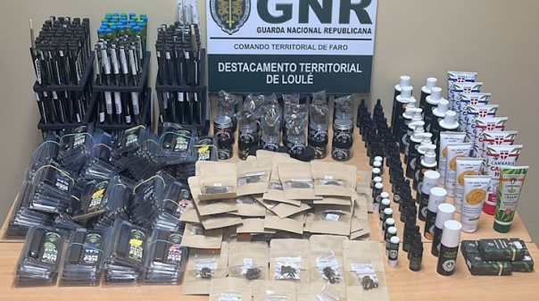GNR apreende mais de 700 produtos em loja de canábis