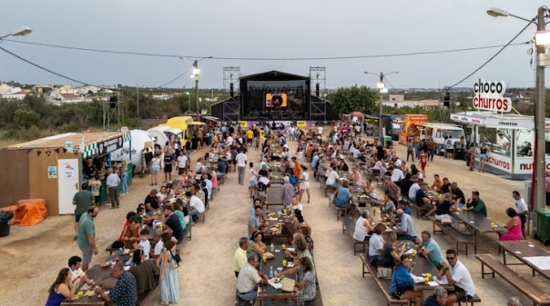 Boliqueime Food Festival está de volta com música, sabores do mundo e artesanato