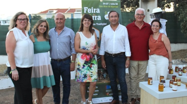 Mel é o "rei" da Feira da Serra de São Brás de Alportel 