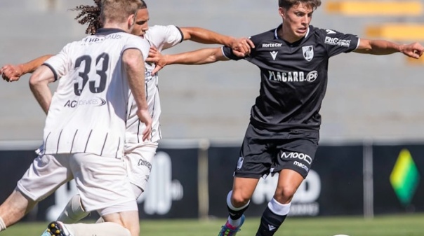 Vitória de Guimarães bate Portimonense com golos de reforços