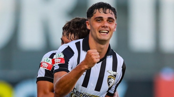 Samuel Lobato dá primeira vitória da época ao Portimonense na receção ao Penafiel