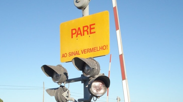 Encerrada passagem de nível no Poço Barreto entre Alcantarilha e Silves 