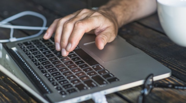 Rede organizada terá extorquido mais de 30 vítimas através de meio informático 
