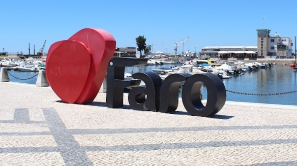 Autárquicas: Oito candidatos disputam Câmara de Faro, três dos quais pela primeira vez