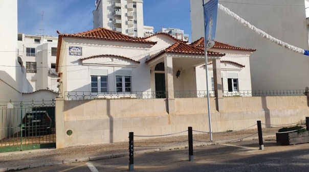 Última casa de veraneio da marginal de Quarteira vai ser classificada Monumento de Interesse Municipal