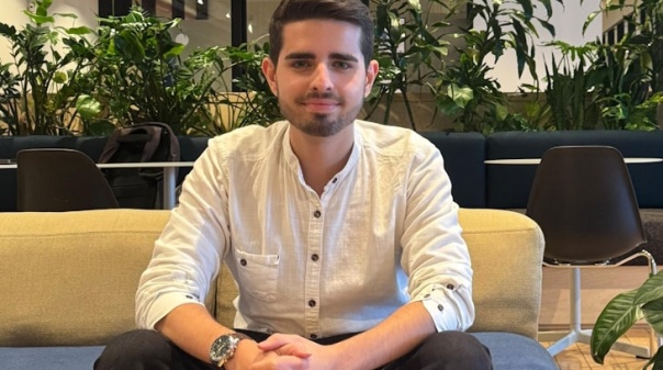 Jovem algarvio lidera startup portuguesa de IA com clientes nos EUA