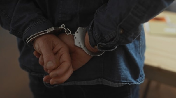 Tr&ecirc;s detidos em Tavira por tr&aacute;fico de droga e armas