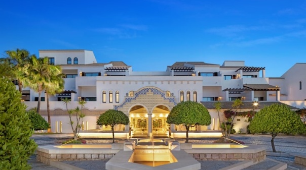 Pine Cliffs Resort e Serenity – The Art of Well Being distinguidos nos World Luxury Awards