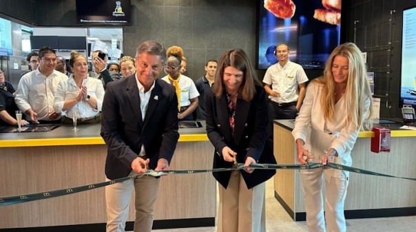 McDonald's abriu restaurante em Quarteira 