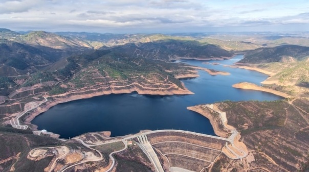 Algarve refor&ccedil;a reservas de &aacute;gua e continua "exemplo de boa gest&atilde;o"