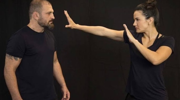 CPCJ convida mulheres e jovens para treino de defesa pessoal em Quarteira 