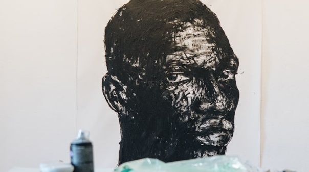 LAC inaugura exposição que convida à reflexão sobre "migrações, identidade e transculturalidade"