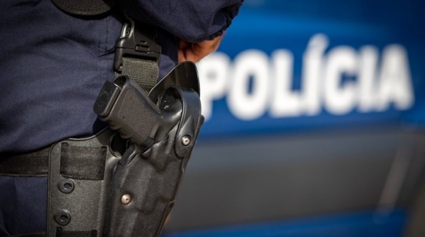 PSP detém suspeitos em operações contra tráfico de haxixe em Tavira e furto em Olhão