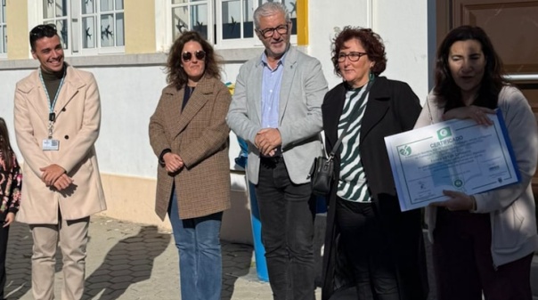 Estabelecimentos de ensino de Lagoa e Carvoeiro receberam Bandeira Eco-Escolas 