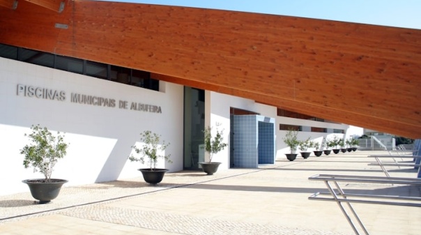 Piscinas Municipais de Albufeira encerradas devido à presença de 'legionella'
