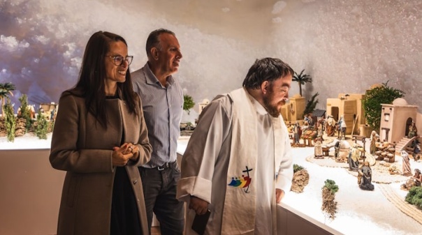 Doze toneladas de sal e mil figuras dão forma ao presépio de Castro Marim