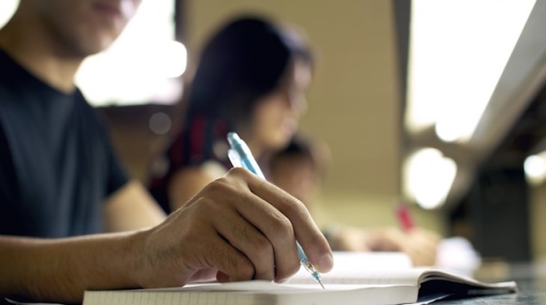 Câmara de Lagos atribui mais bolsas de estudo e alarga apoia a estudantes