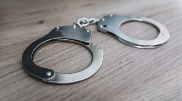 Jovem que baleou dois homens em Vilamoura fica em prisão preventiva