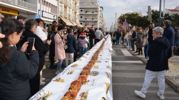 Vila Real de Santo António celebra a tradição com o bolo-rei gigante
