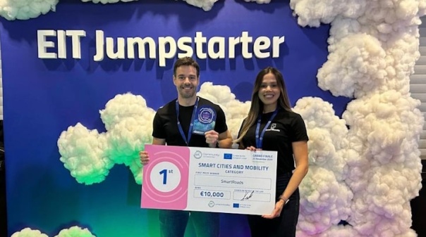 Empresário olhanense vence EIT Jumpstarter com a startup SmartRoads