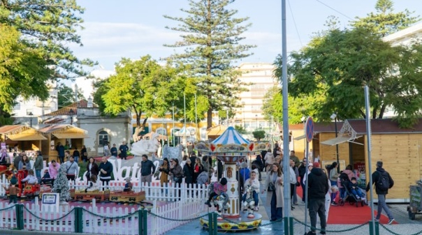 At&eacute; ao dia 21, todos os caminhos v&atilde;o dar &agrave; Aldeia de Natal de Olh&atilde;o