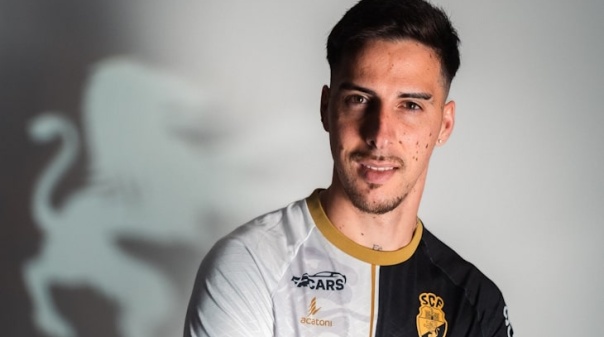 Avan&ccedil;ado australiano Anthony Carter refor&ccedil;a Farense cedido pelo Santa Clara