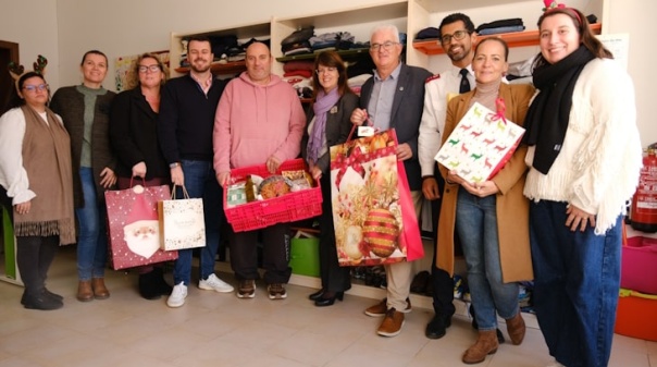 C&acirc;mara e comunidade de S&atilde;o Br&aacute;s de Alportel ajudam quem mais precisa na quadra natal&iacute;cia