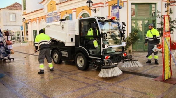 Munic&iacute;pio de VRSA fez novo contrato para refor&ccedil;ar limpeza urbana e o servi&ccedil;o de recolha de res&iacute;duos 