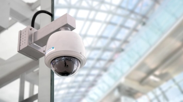 Imagens de videovigil&acirc;ncia ajudam autoridades a localizar assaltantes de joalharia no Aqua Portim&atilde;o