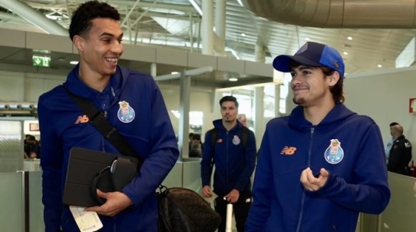FC Porto viaja para est&aacute;gio no Algarve j&aacute; com Thiago Silva na comitiva