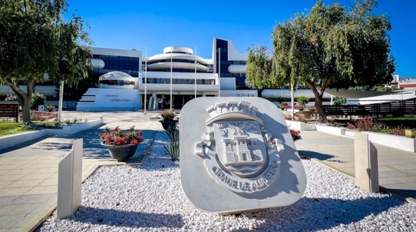 Suspensos dois dirigentes do Munic&iacute;pio de Albufeira
